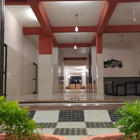 Dhoni Castle Hotel Palakkad Exterior photo