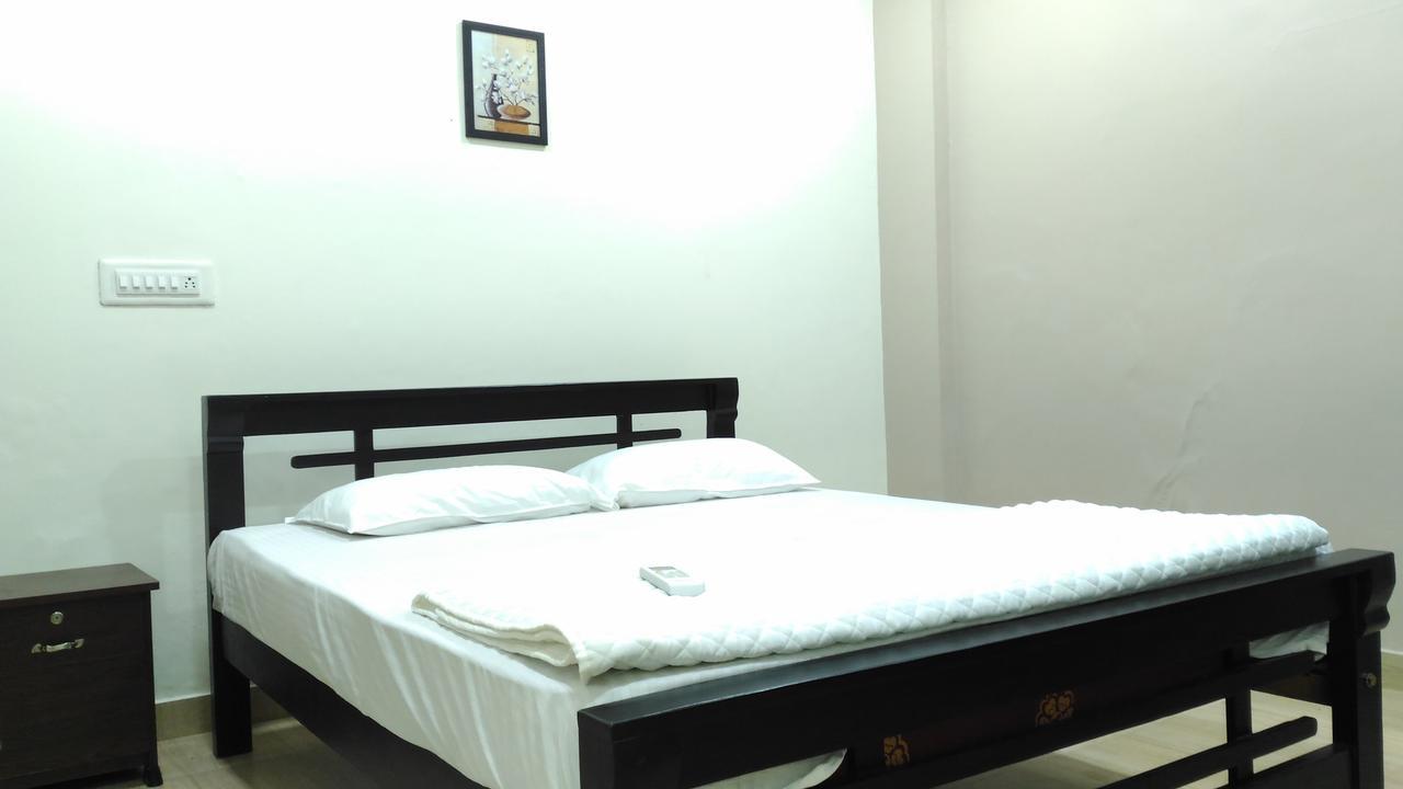 Dhoni Castle Hotel Palakkad Exterior photo